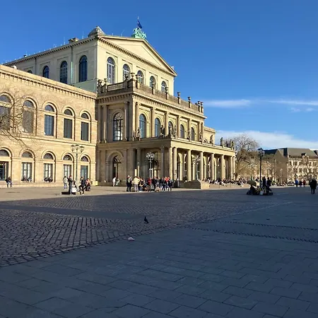 Mid Century Style Messezimmer * هانوفر