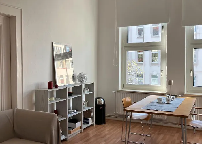 Mid Century Style Messezimmer شقة