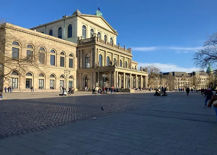 Mid Century Style Messezimmer * هانوفر