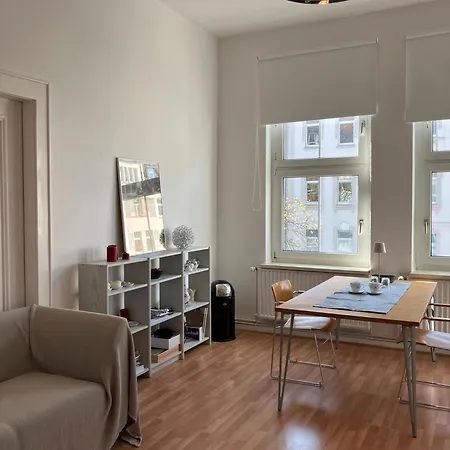 Mid Century Style Messezimmer Apartment